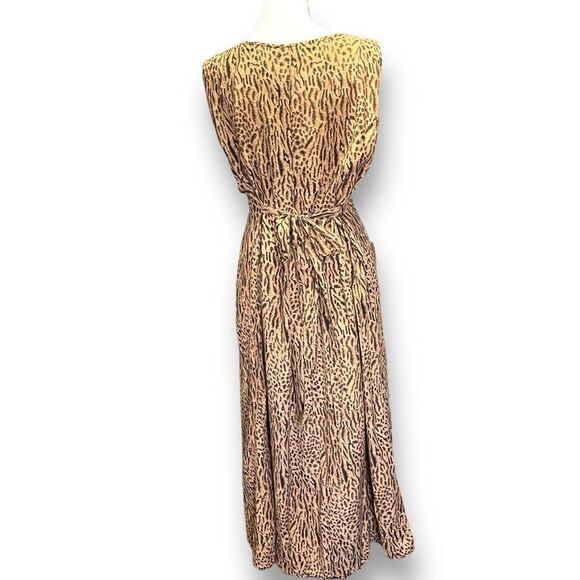 Robbie Bee Cheetah Animal Print, Sleeveless Shift - Picture 2 of 5